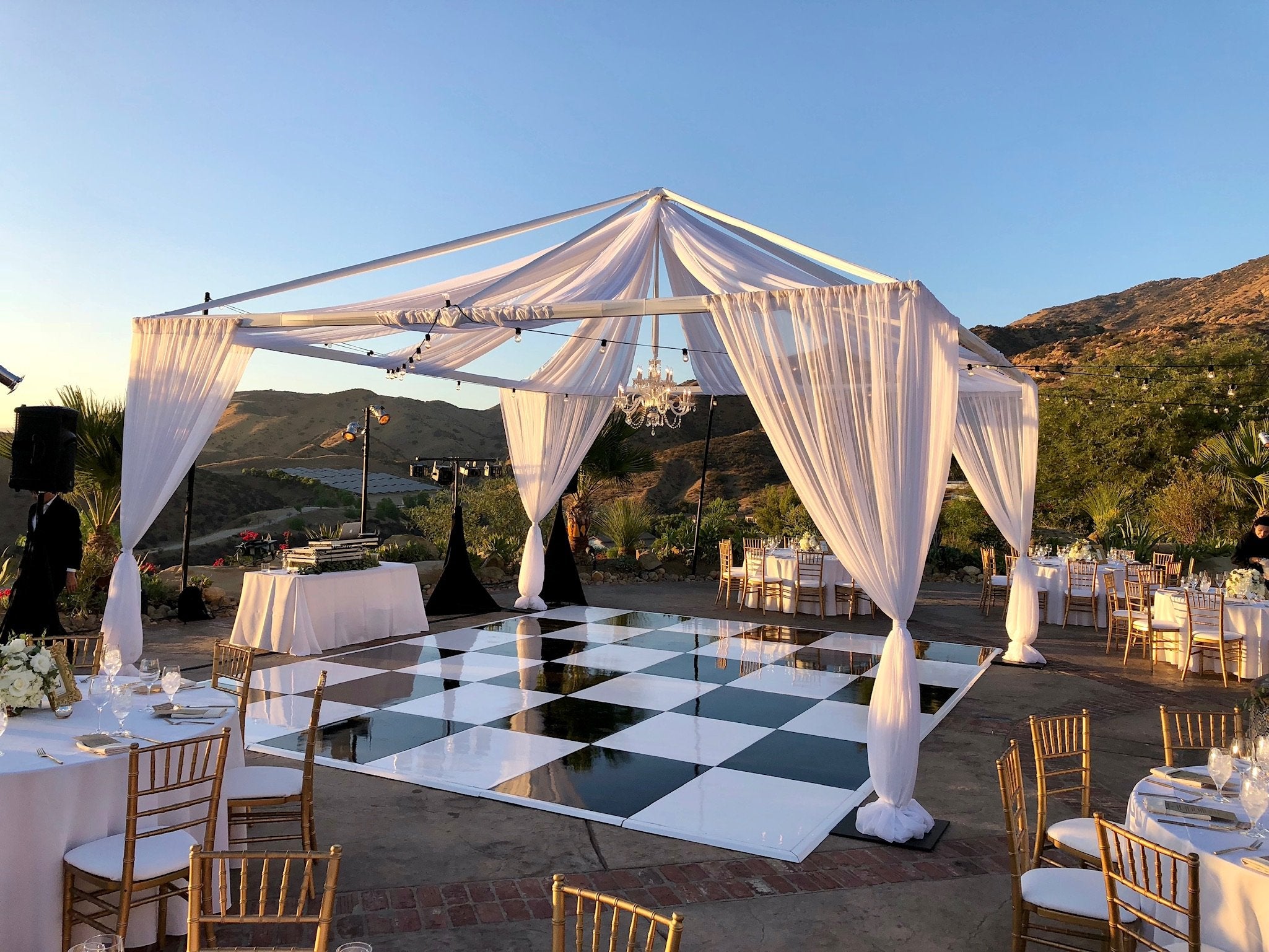 Black & White Hi-Gloss Dance Floor