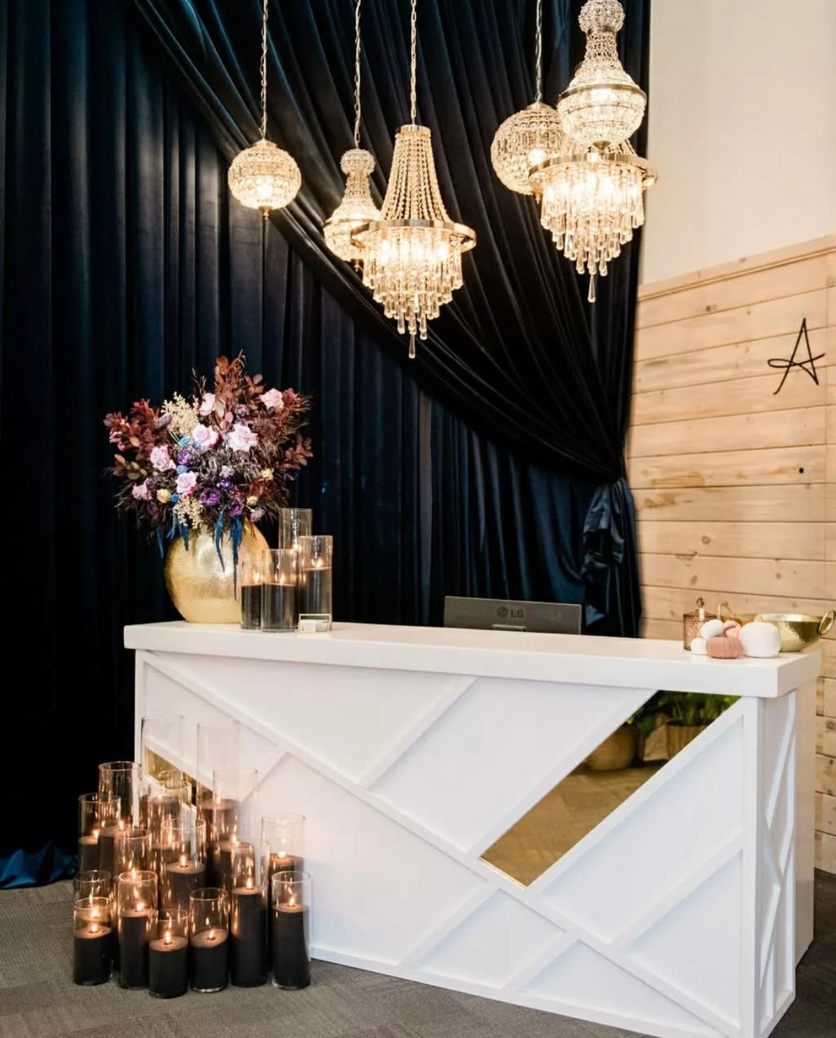 Geometric White Hi Gloss Bar