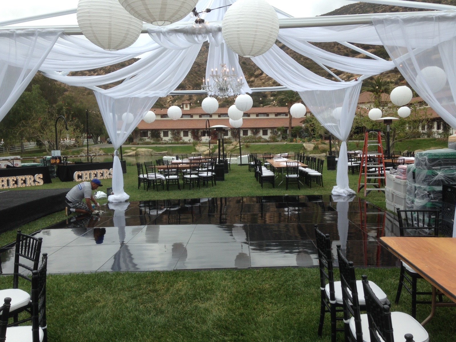 Black Hi-Gloss Dancefloor